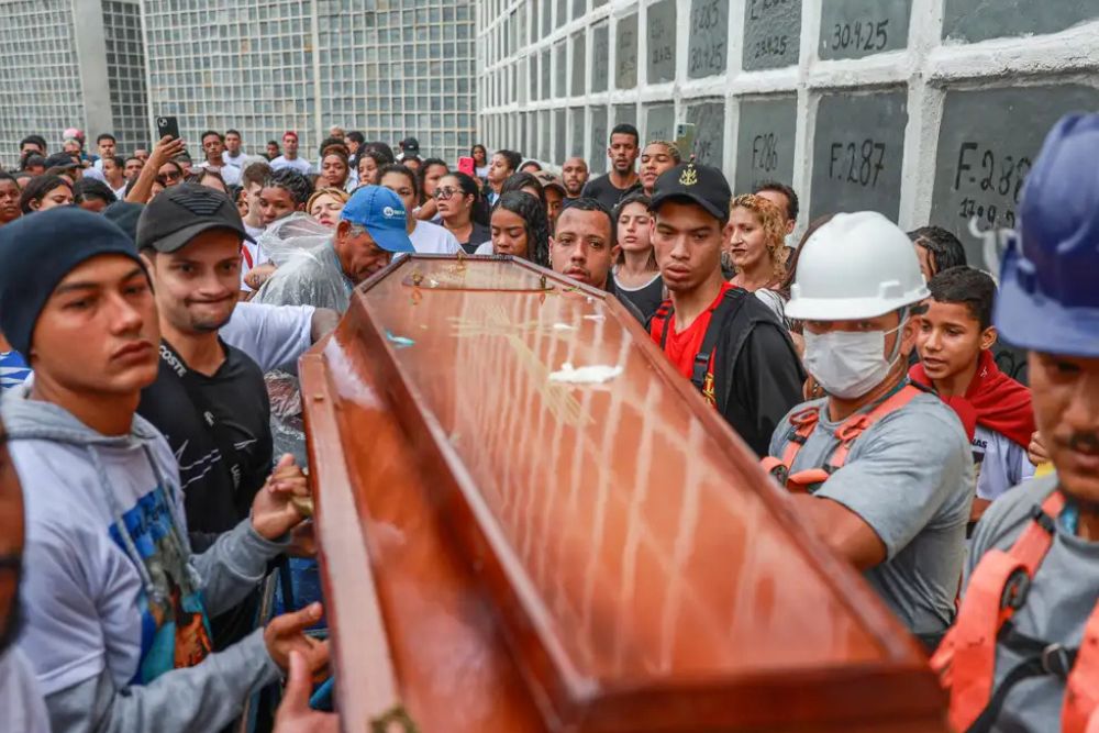 Polícias brasileiras mataram 11 pessoas por dia em 2024, mostra boletim