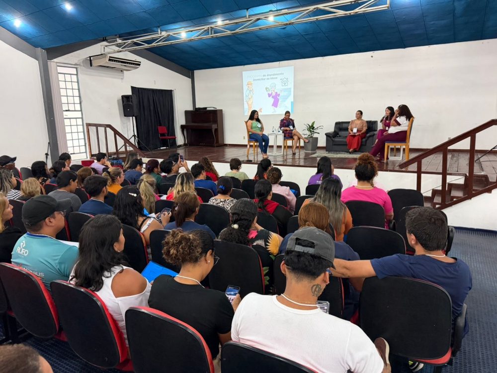Capacitação prepara cuidadores e maqueiros para atendimento humanizado a idosos em Manaus