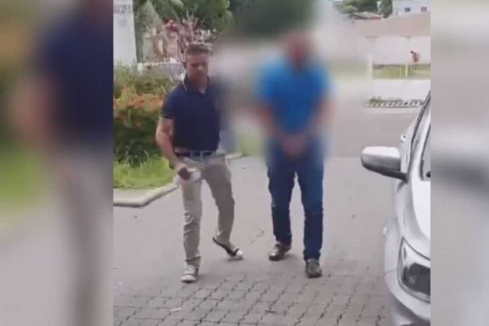 Professor é preso suspeito de importunar aluna de 16 anos em escola de Manacapuru
