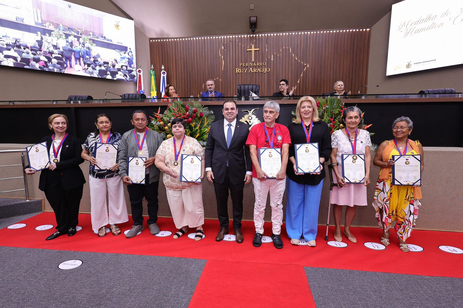 Aleam homenageia 93 servidores aposentados com Medalha Hamilton Cidade