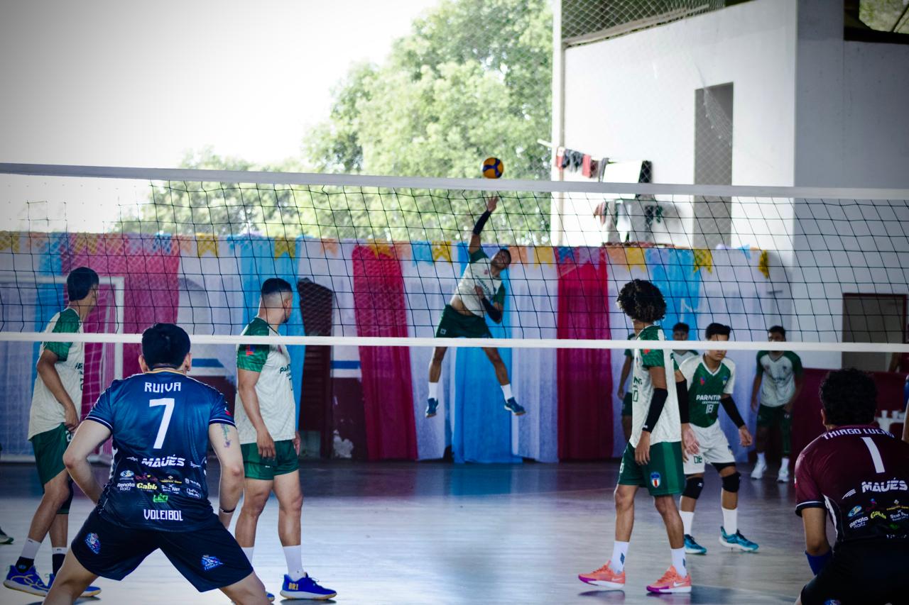 Parintins sedia etapa do Intermunicipal e defende hegemonia no voleibol