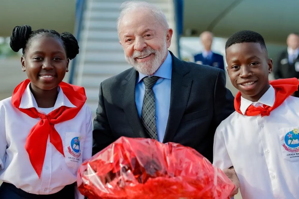 Lula chega a Moçambique para agenda oficial de um dia e assinatura de acordos bilaterais