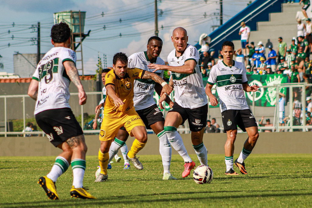 Amazonas encerra série B com revés e Coritiba conquista o título