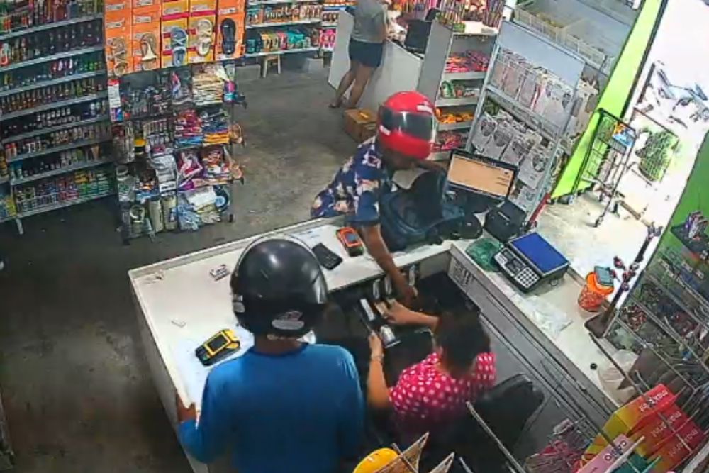 Assalto em mercado na Zona Norte termina com clientes rendidas e suspeitos em fuga
