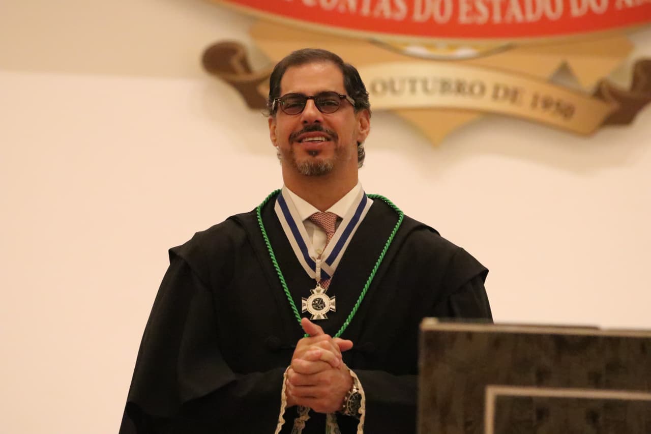 Rafael Barbosa é nomeado para mais dois anos à frente da Defensoria Pública do Amazonas Rafael Barbosa é nomeado para mais dois anos à frente da Defensoria Pública do Amazonas