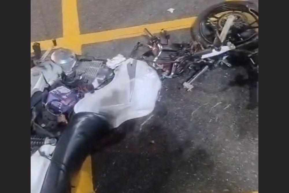 Carro na contramão destrói moto e deixa homem ferido na Avenida Constantino Nery