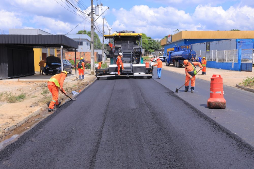 Manaus intensifica obras de pavimenta&ccedil;&atilde;o na comunidade Parque das Tribos