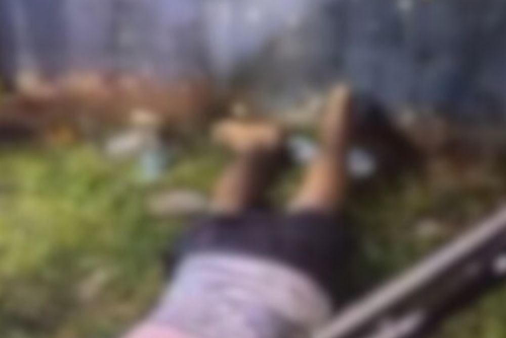 Homem é morto a tiros no bairro Compensa Homem é morto a tiros no bairro Compensa