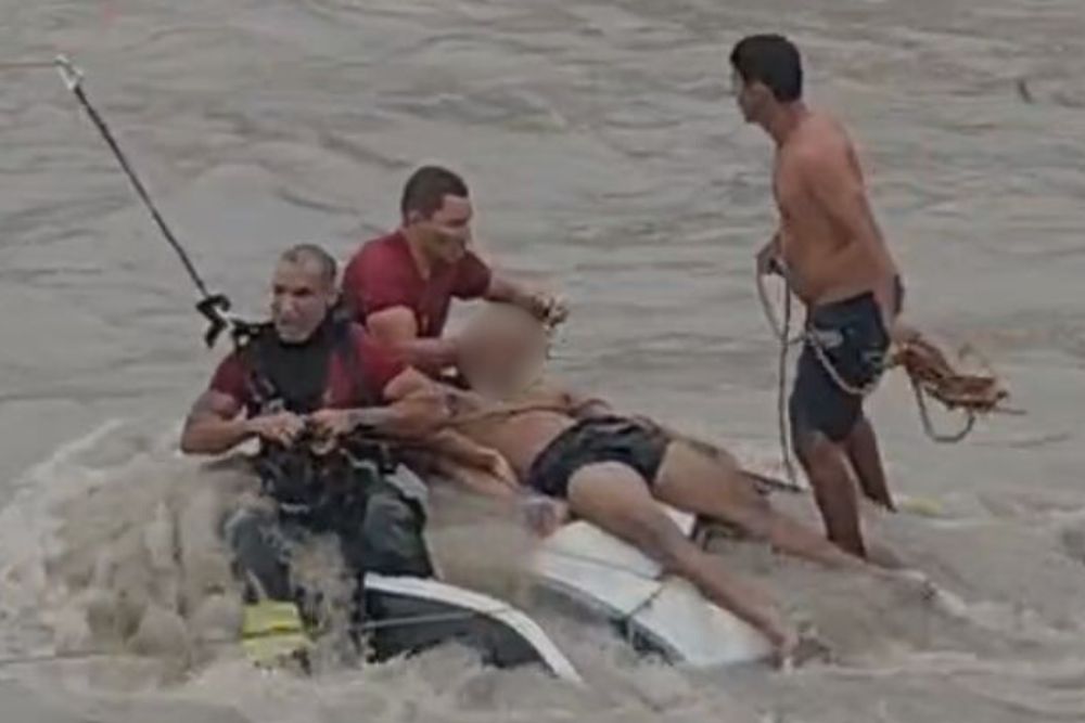 Jovem morre após carro cair no igarapé durante forte chuva em Manaus