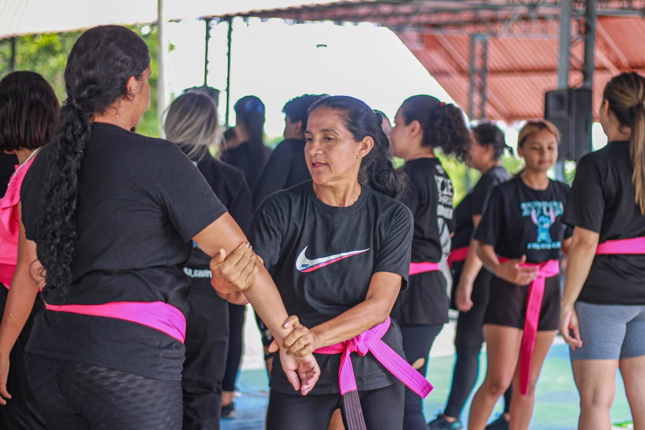 Vila Aberta Para Todos promove aulão de Defesa Pessoal Feminina aberto ao público