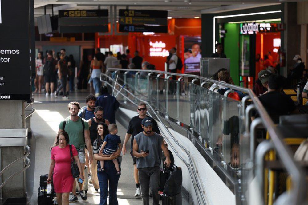Brasil fecha 2025 com maior nível de atividade turística em 14 anos, aponta IBGE