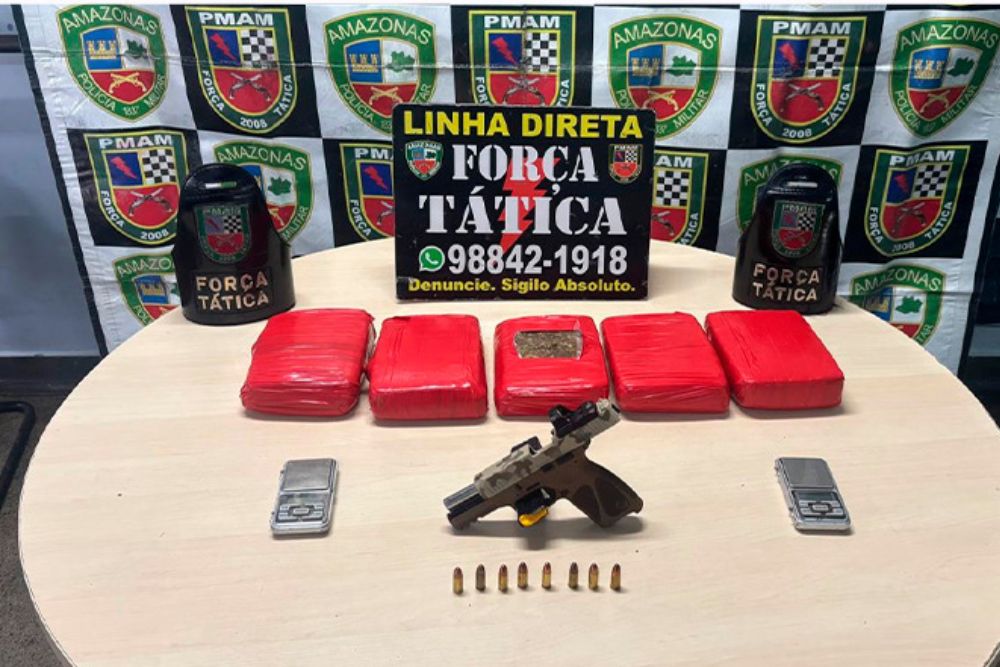 Força Tática localiza drogas e arma escondidas em móvel no bairro Betânia