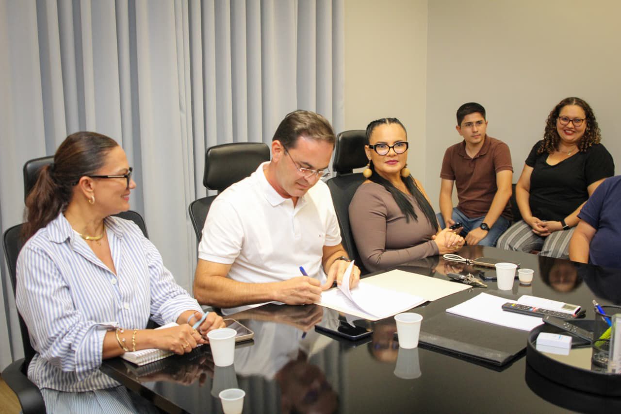 Prefeitura de Parintins inicia licitação para Concurso Público