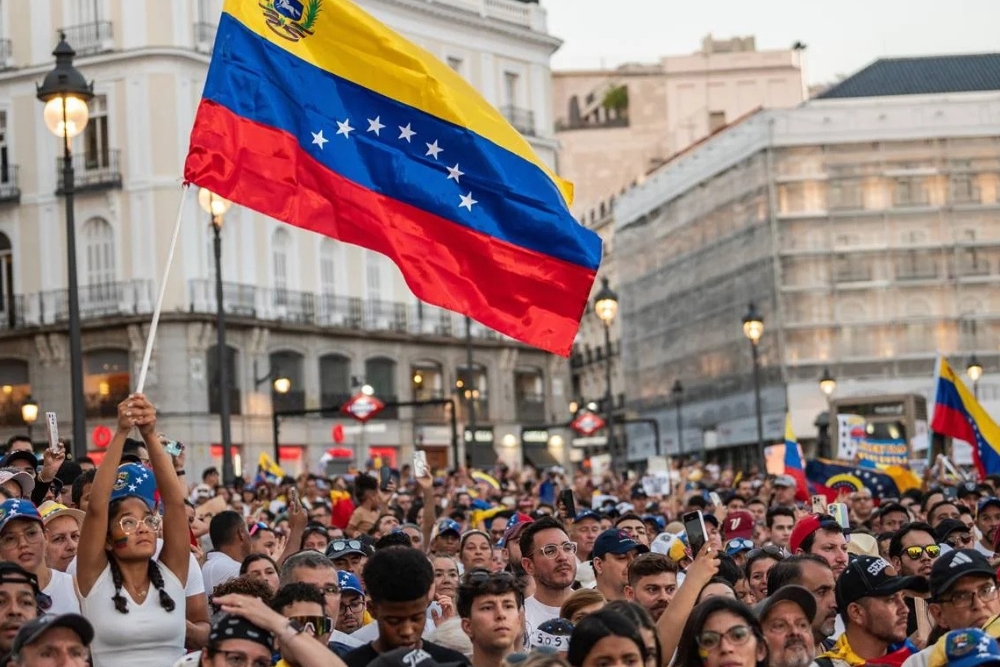 Protesto em Londres condena operação dos EUA na Venezuela