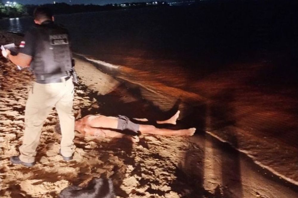 Com sinais de agress&atilde;o, homem &eacute; encontrado morto na praia da Ponta Negra, em Manaus