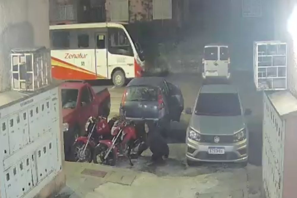 Câmeras registram furto de peças de motocicletas no Viver Melhor 4, em Manaus