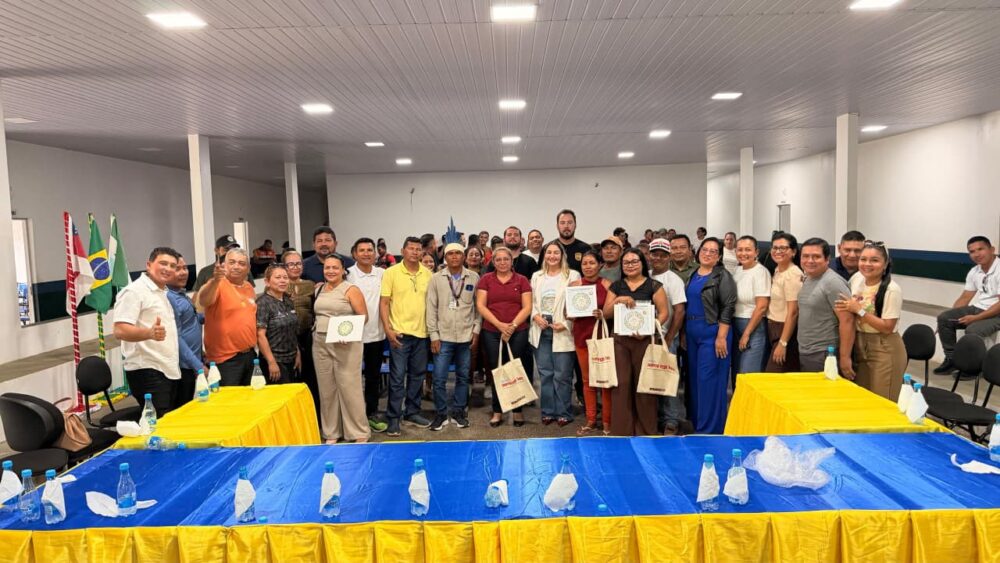 MPAM reconhece escolas indígenas de Amaturá por alta cobertura vacinal