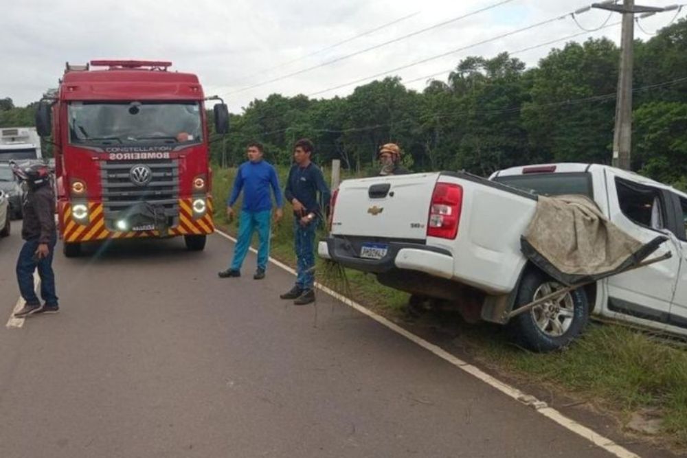 Família sofre acidente na rodovia AM-070; quatro crianças e adolescentes ficam feridos