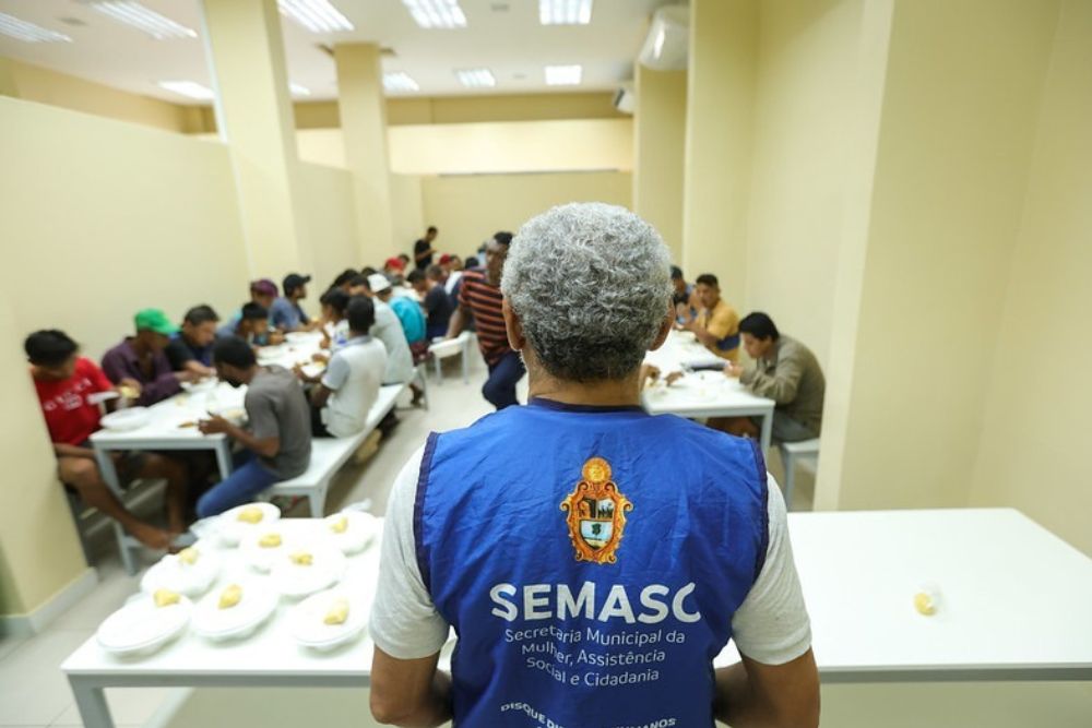 Ações humanizadas no Centro ajudam prefeitura a reintegrar pessoas em situação de rua