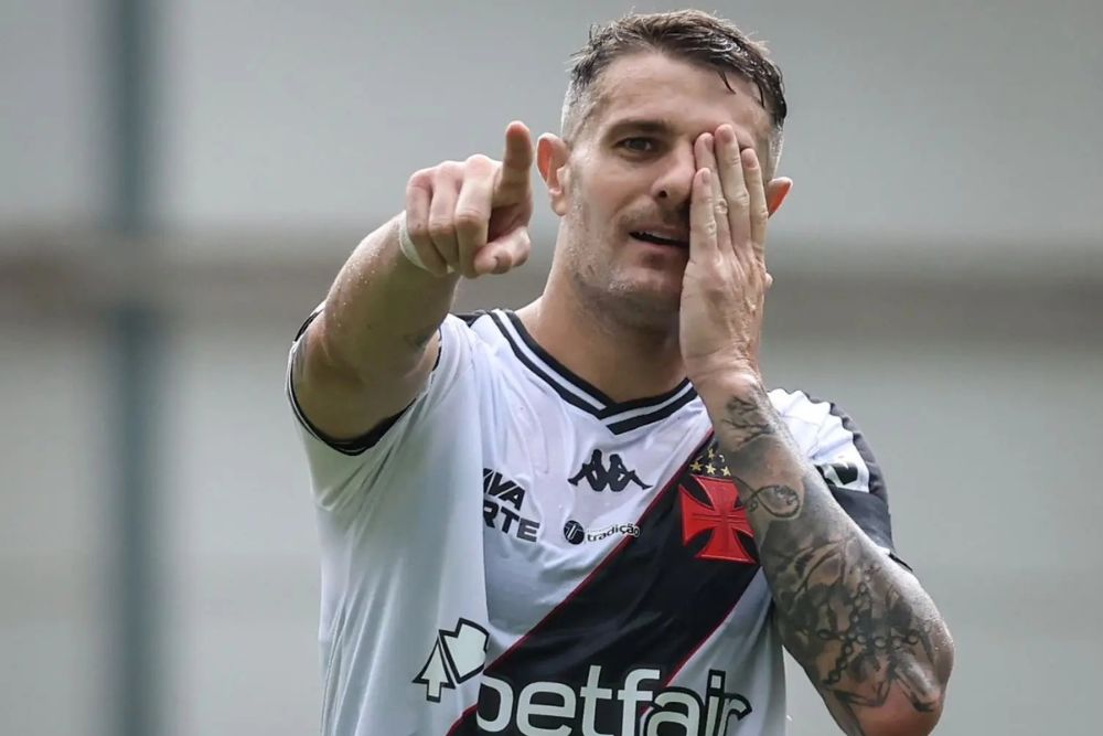 Vegetti encerra ciclo no Vasco e fecha com o Cerro Porteño