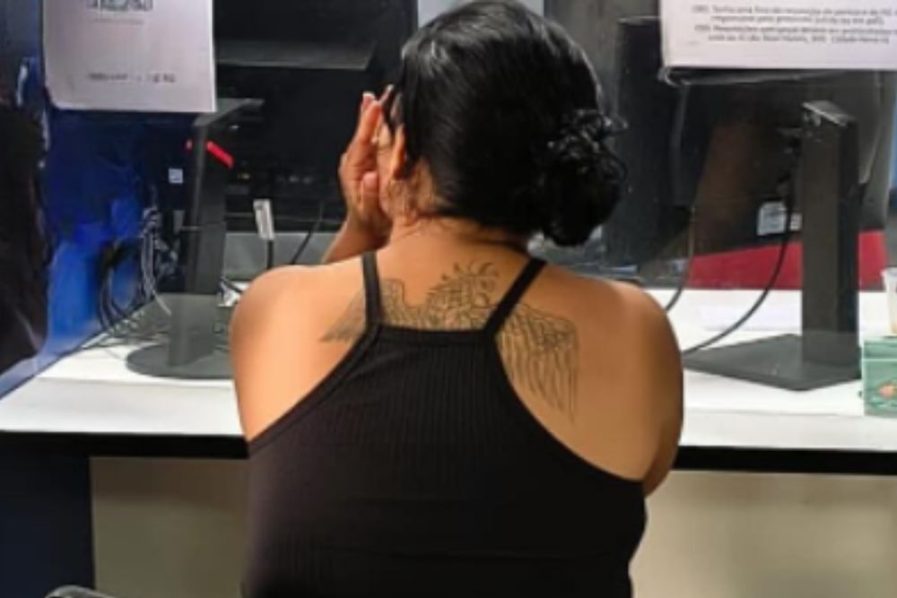 Foragida por homicídio e tráfico é capturada no dia do aniversário em Manaus