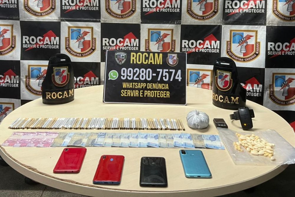 Dupla é presa com 80 cigarros de maconha e 120 comprimidos de ecstasy em Manaus