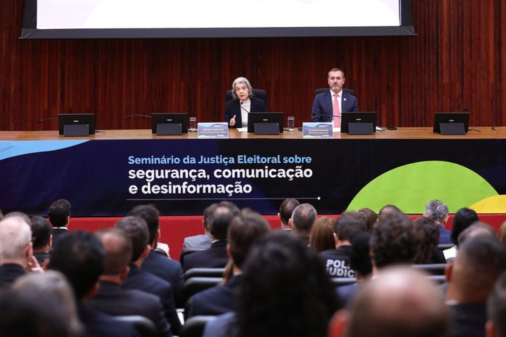 TRE-AM integra articulação nacional por eleições mais seguras em seminário do TSE TRE-AM integra articulação nacional por eleições mais seguras em seminário do TSE