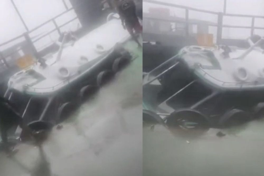Temporal provoca tombamento parcial de lancha no Porto da Ceasa, em Manaus