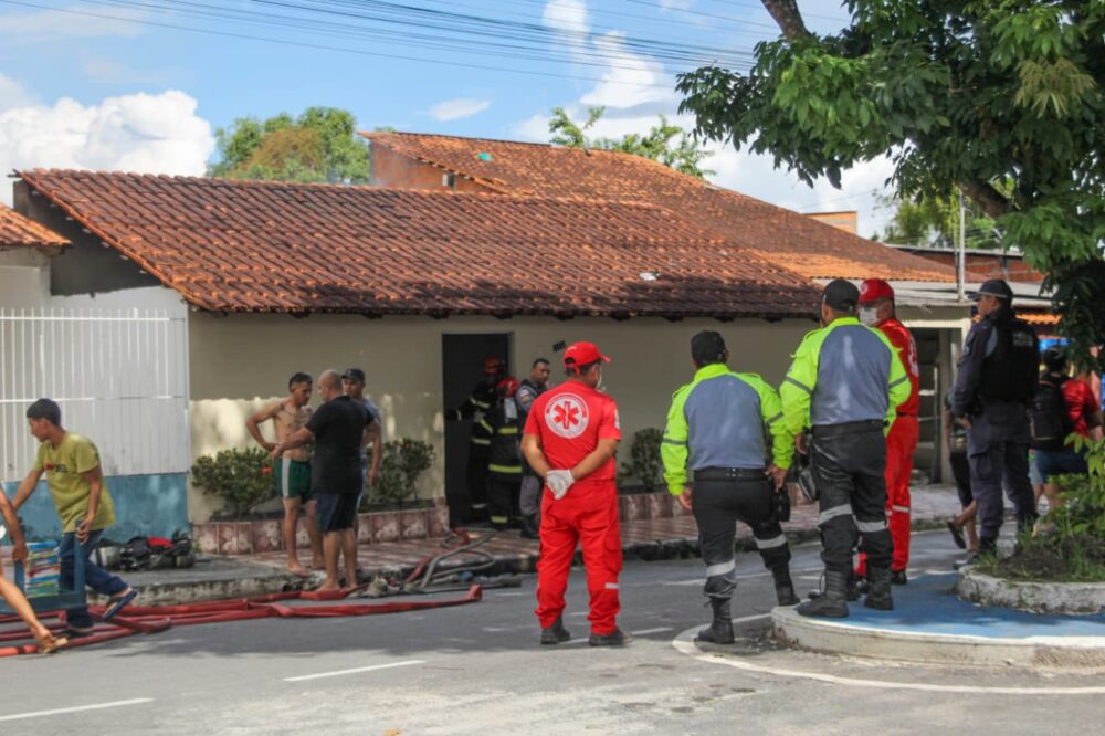 Inc&ecirc;ndio atinge abrigo de crian&ccedil;as e mobiliza equipes de emerg&ecirc;ncia em Parintins