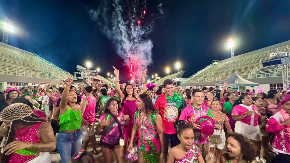 Vitória Régia encerra ensaios e ajusta desfile sobre Bi Garcia
