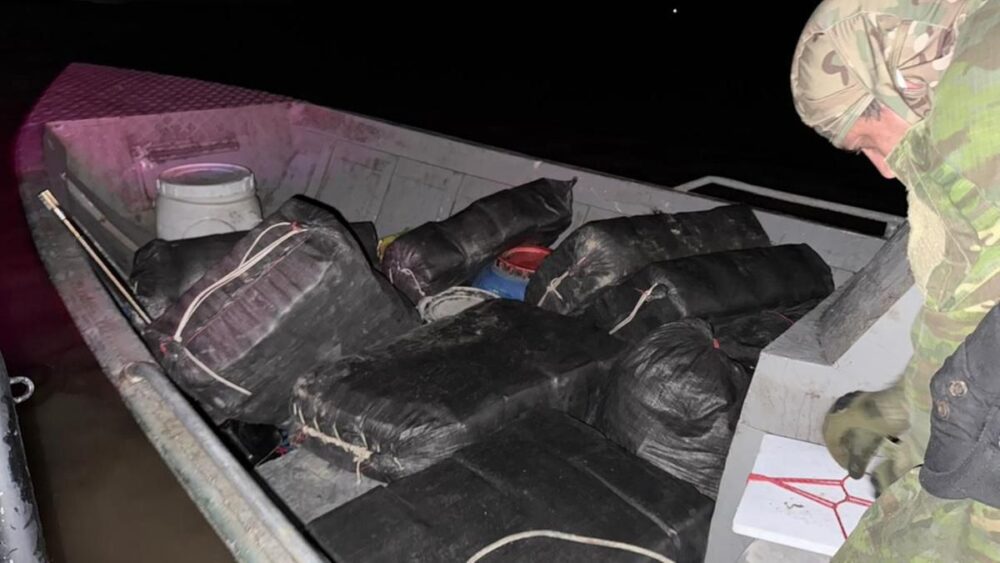 Forças de segurança apreendem apreendem 4 toneladas de drogas no rio Solimões