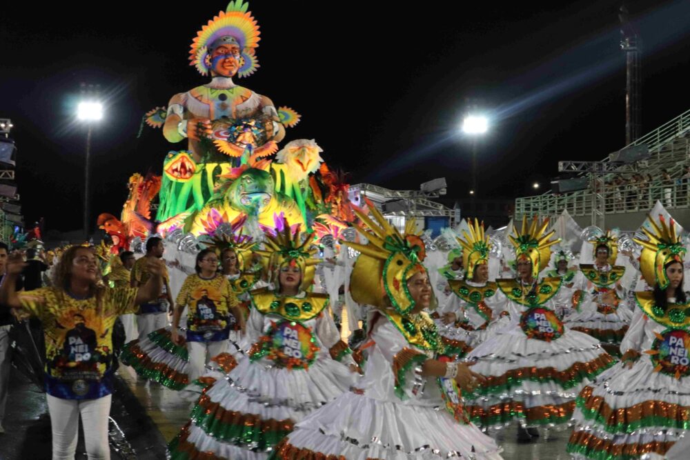 Sonhos e resistência marcam desfiles do Grupo de Acesso A no Carnaval na Floresta 2026