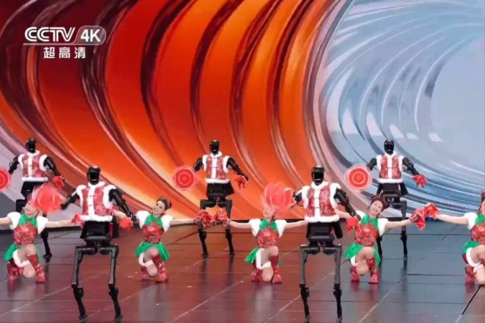 Robôs humanoides chineses encantam público em espetáculo do Ano Novo Lunar