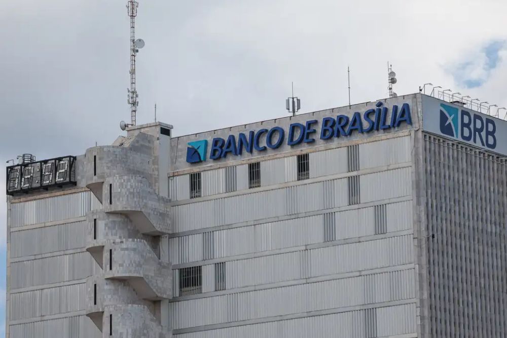 Ex-presidente do BRB aguarda para prestar novo depoimento à PF