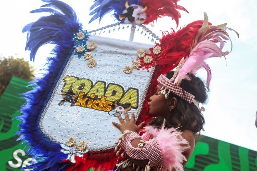 Toada Kids leva cultura do boi-bumb&aacute; ao Largo de S&atilde;o Sebasti&atilde;o e encerra Carnaboi em Manaus