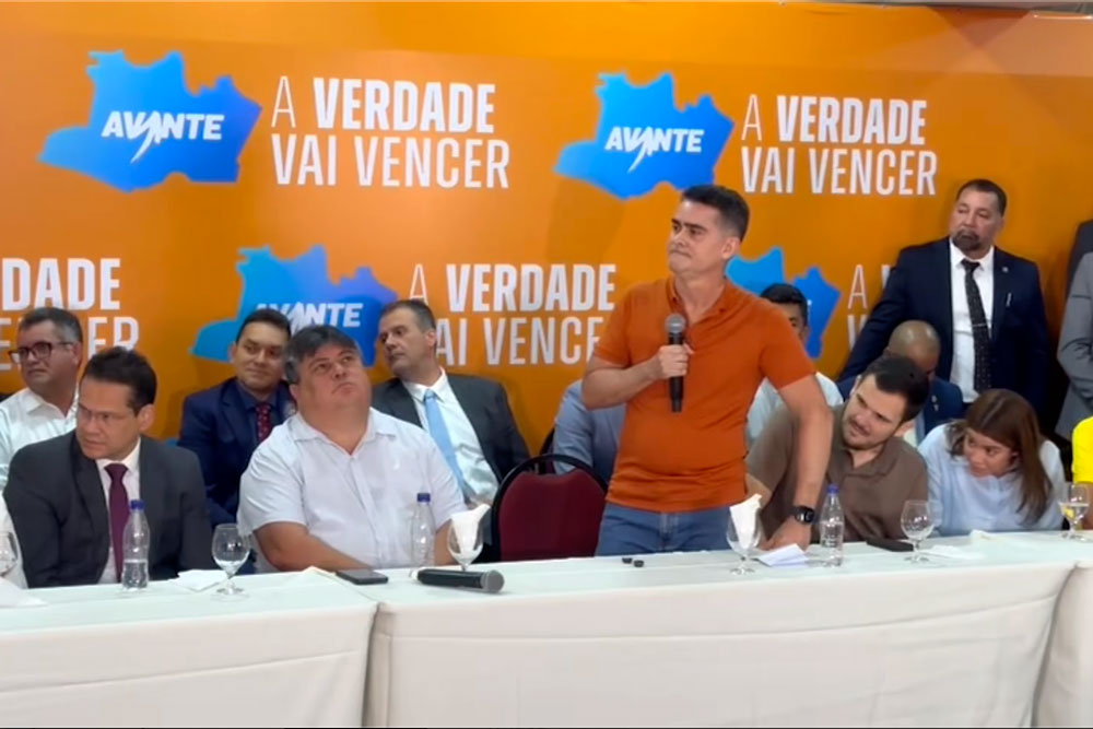 David bate em Wilson, Omar David bate em Wilson, Omar