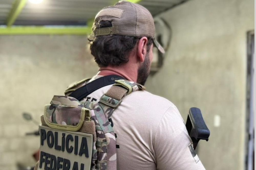 Operação da PF mira rede de tráfico e lavagem de dinheiro no Amazonas