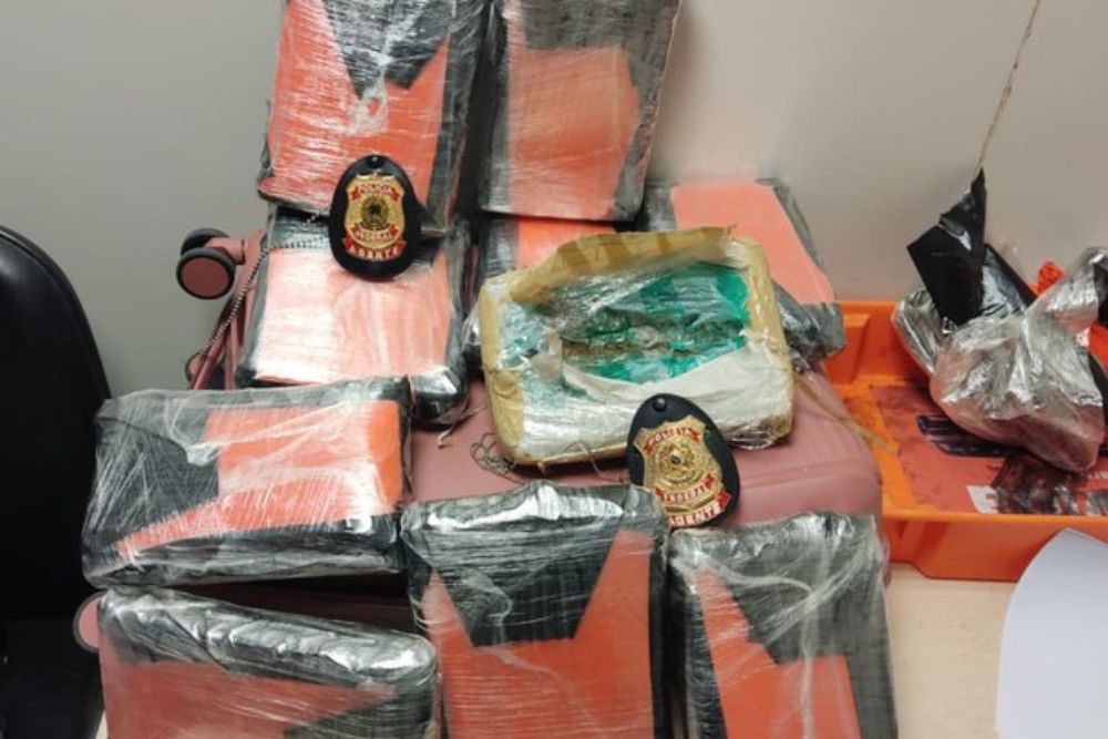 Mulher &eacute; presa com 11kg de maconha no Aeroporto de Manaus