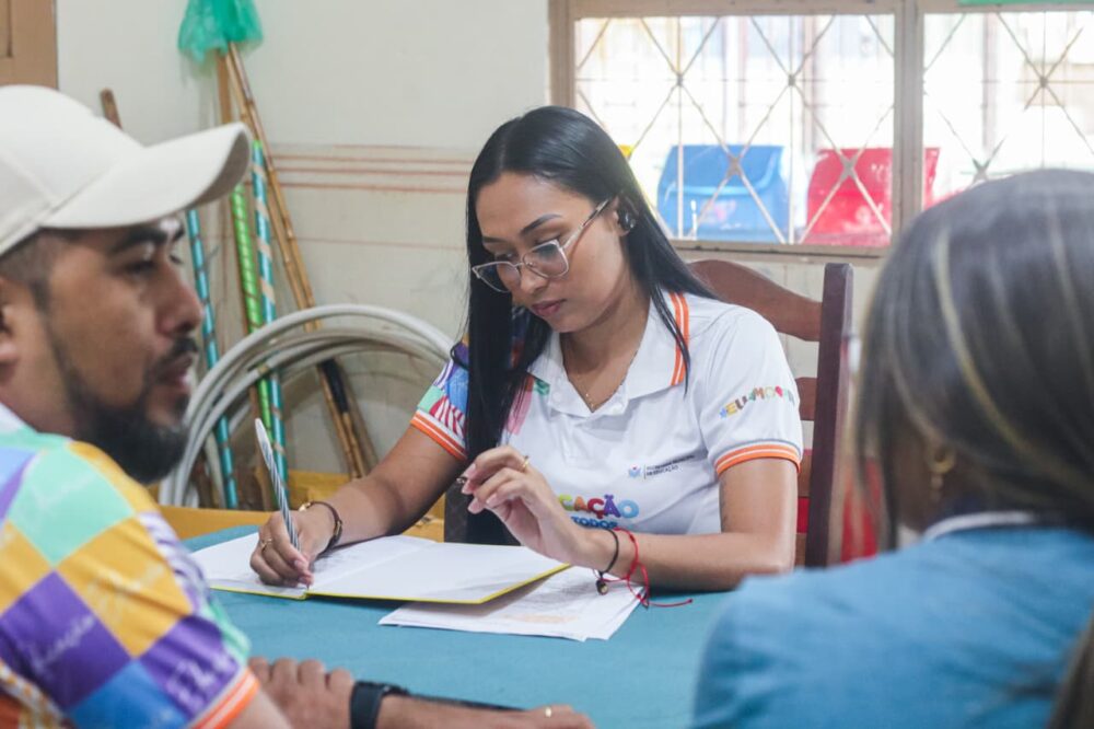 Parintins avalia escolas para tempo integral