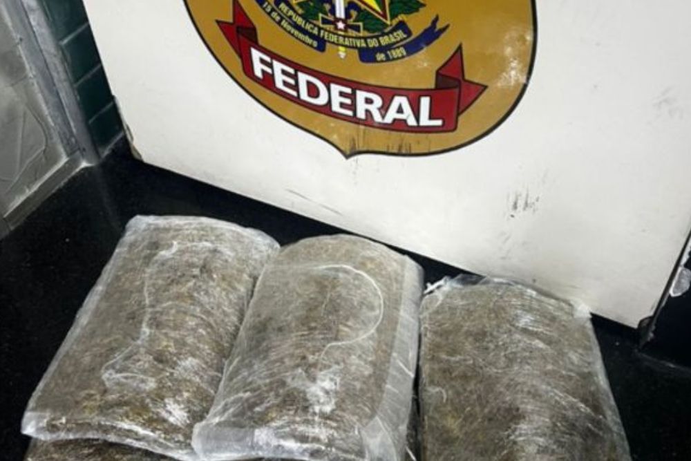 PF prende homem com 3 kg de skunk no aeroporto de Manaus
