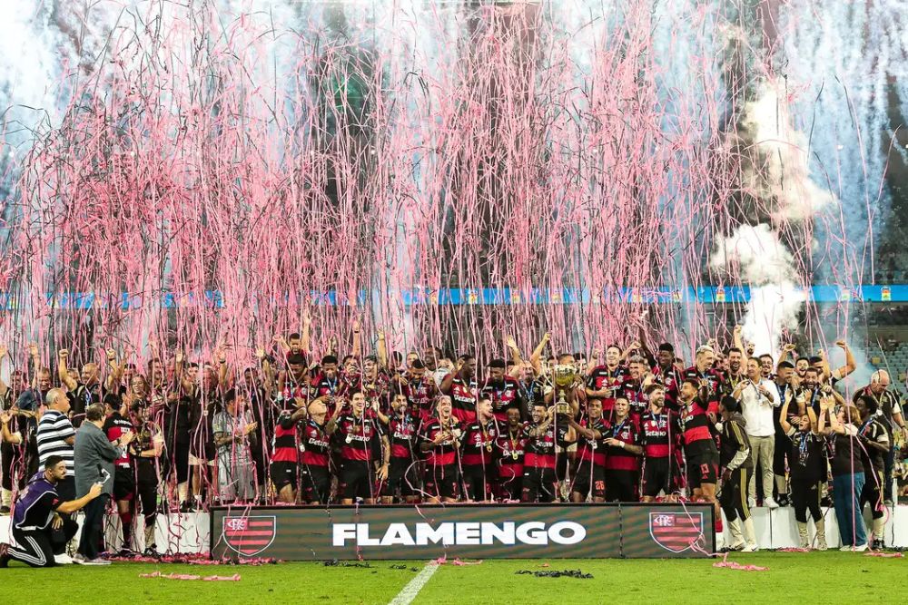 Flamengo vence Fluminense nos pênaltis e fatura tricampeonato carioca