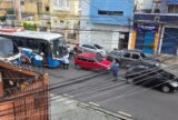 Acidente com ônibus e carros causa congestionamento no Centro de Manaus