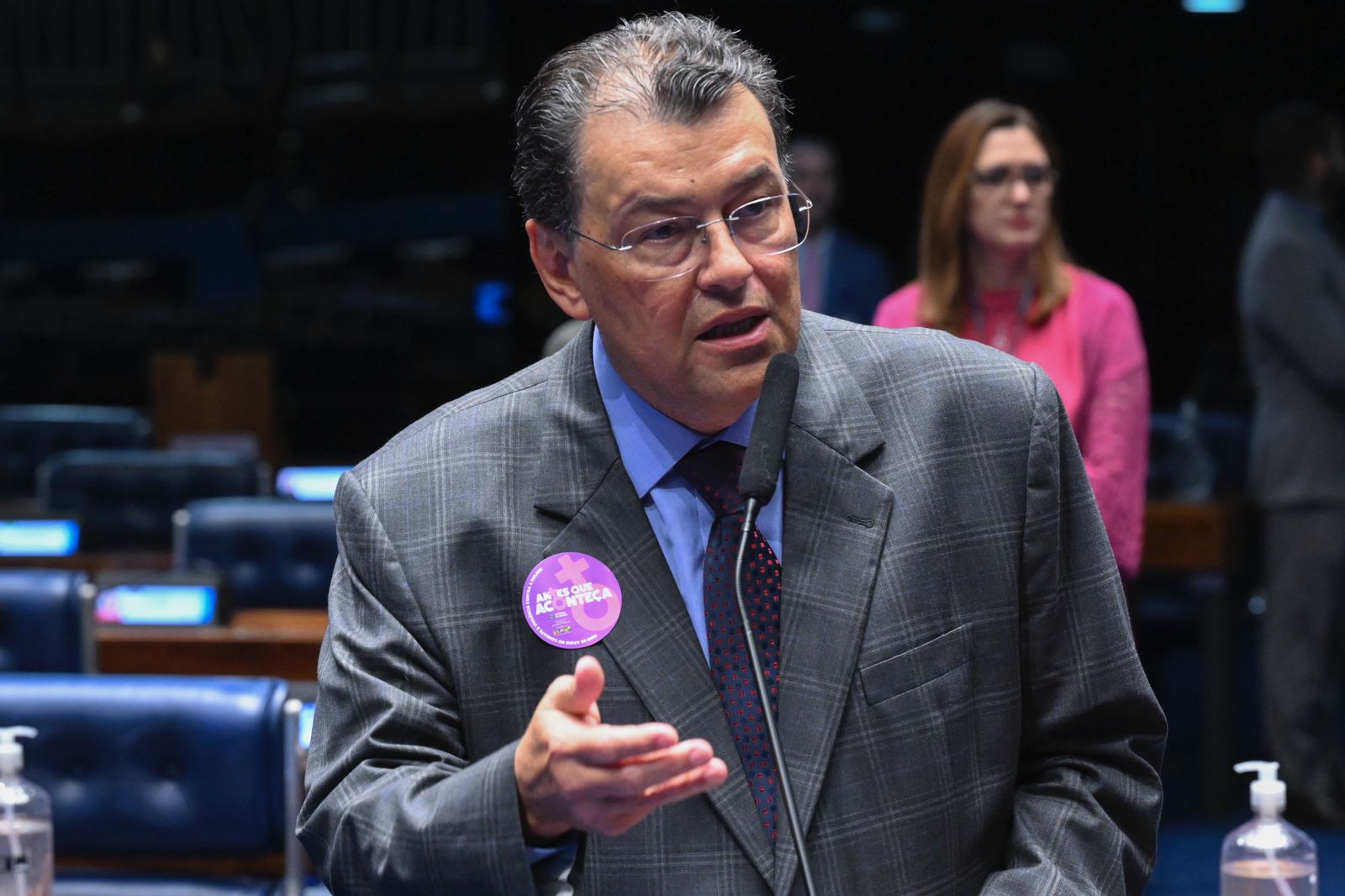 Senado aprova projeto de Braga com IA contra agressor