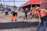 Avenida Duque de Caxias recebe serviços de recuperação asfáltica