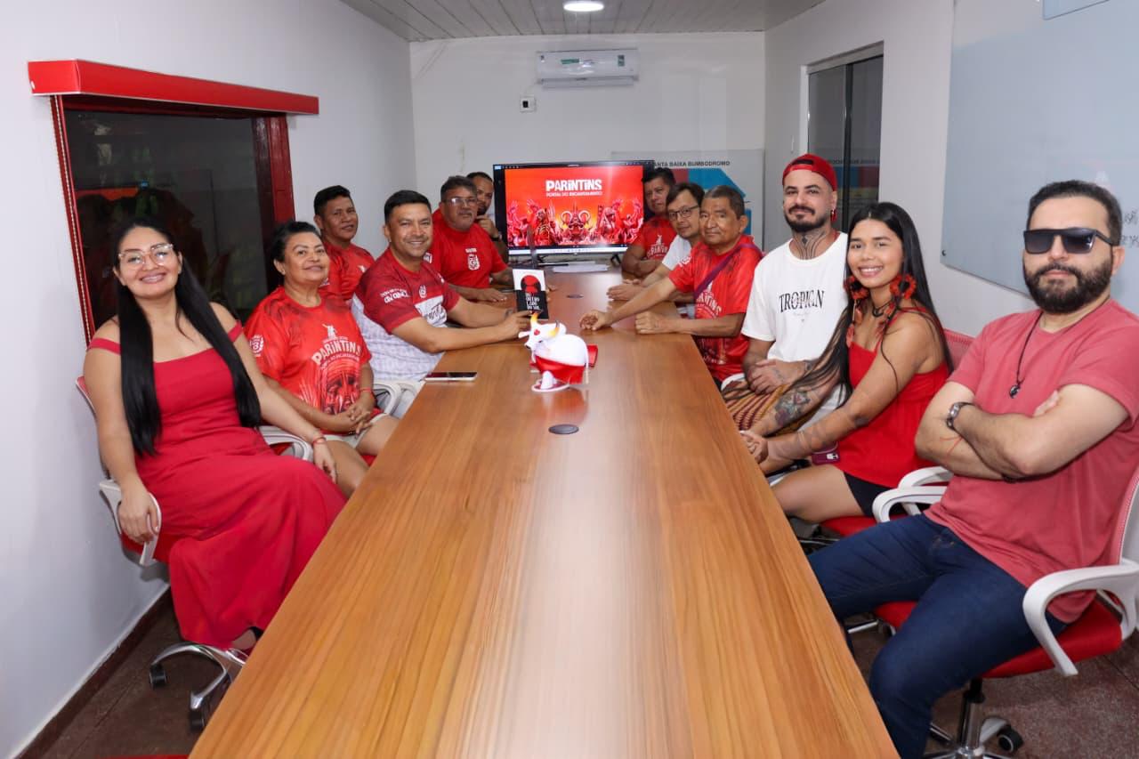 Escritor Wilson Nogueira visita Comissão de Artes do Garantido