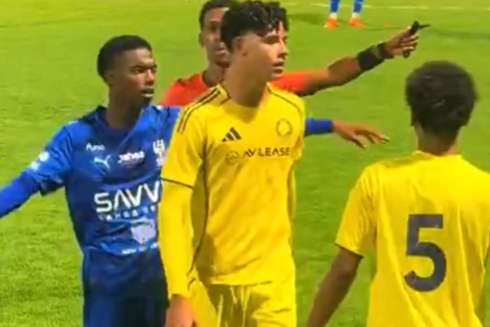 Filho de Cristiano Ronaldo discute com rival em jogo da base do Al-Nassr Filho de Cristiano Ronaldo discute com rival em jogo da base do Al-Nassr