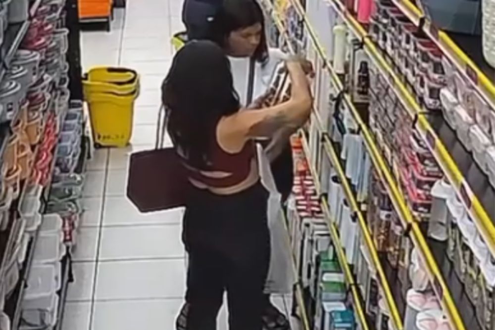 Grupo de mulheres furta loja ap&oacute;s se passar por clientes na zona norte de Manaus