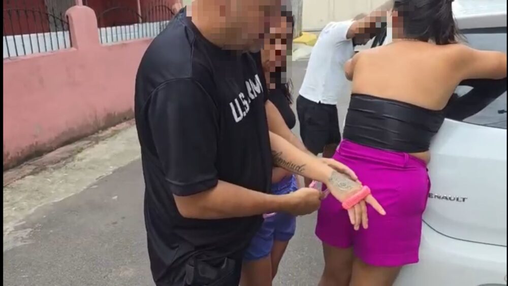 Integrantes da "gangue das sacoleiras" são presas na zona Leste de Manaus