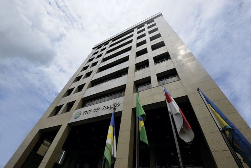 Justiça condena construtora e contratante após trabalhador perder a visão em acidente em Manaus