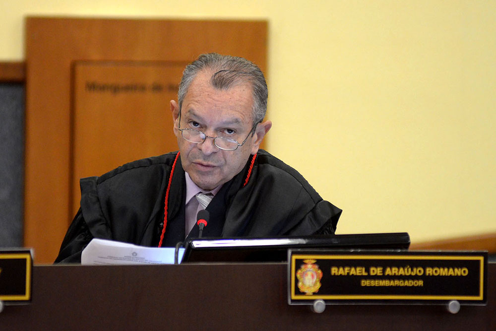 STF rejeita recurso e mantém condenação de ex-desembargador no Amazonas
